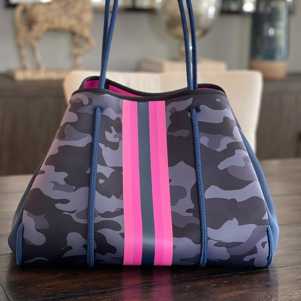 HAUTE SHORE Greyson Epic Neoprene Tote